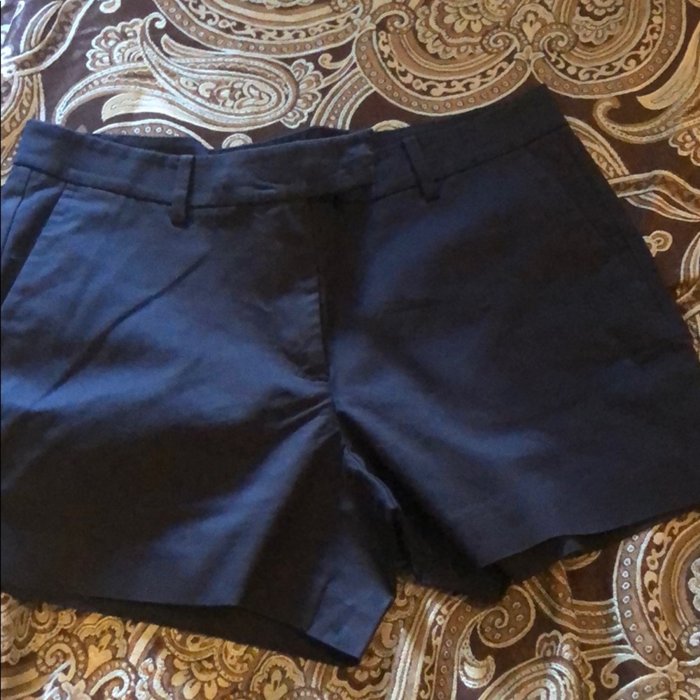 Anne Taylor shorts size 6